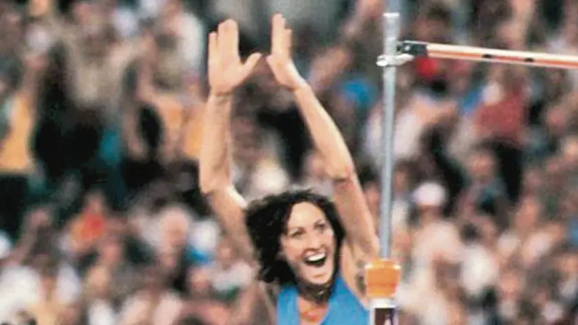 Sara Simeoni, atleta simbolo degli anni Ottanta, vittoriosa alle Olimpiadi di Mosca nel 1980