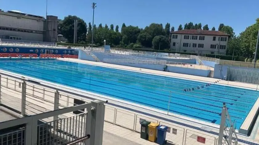 Riapre la piscina esterna del Palamostre