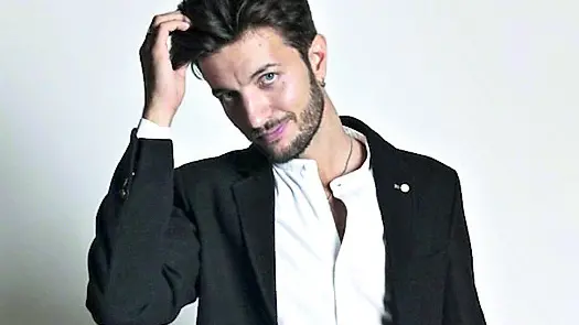 Il baritono Patrizio La Placa che si esibirà a Polcenigo