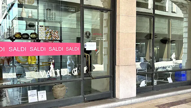 Lo storico negozio di arredamento Vattolo in via Cavour 1 a Udine ©Foto Petrussi