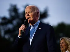 epa11458251 US President Joe Biden speaks during a Fourth of July celebration on the South Lawn of the White House in Washington, DC, USA, 04 July 2024. Biden's reelection campaign limped into the US Independence Day holiday, exhausted by a week of the incumbent clawing to maintain his hold on his party's nomination. EPA/TIERNEY L. CROSS / POOL