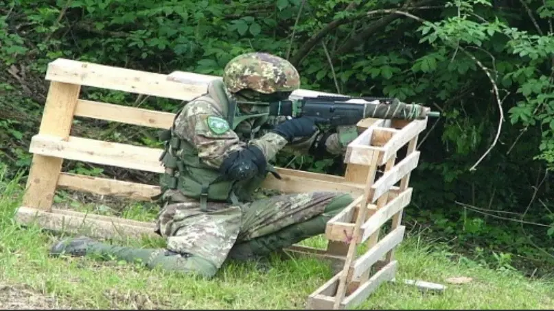 Un campo di softair in un'immagine d'archivio