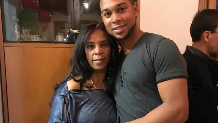 Yancarlos Ramirez con la madre