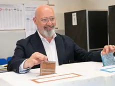 Il presidente del Pd e goveratore dell'Emilia-Romagna, Stefano Bonaccini, vita all'istituto comprensivo Bosco, via Barchetta 2 a Campogalliano (Modena) per le Elezioni europee e per le amministrative di Campogalliano, 8 giugno 2024 ANSA/ Ufficio stampa Emilia Romagna ANSA PROVIDES ACCESS TO THIS HANDOUT PHOTO TO BE USED SOLELY TO ILLUSTRATE NEWS REPORTING OR COMMENTARY ON THE FACTS OR EVENTS DEPICTED IN THIS IMAGE; NO ARCHIVING; NO LICENSING NPK --- The president of the italian Pd and governor of Emilia-Romagna, Stefano Bonaccini, votes in Campogalliano (Modena) for the European elections and for the administrative elections of Campogalliano, 8 June 2024 ANSA/ Emilia Romagna press office HANDOUT HANDOUT EDITORIAL USE ONLY/NO SALES HANDOUT ANSA PROVIDES ACCESS TO THIS HANDOUT PHOTO TO BE USED SOLELY TO ILLUSTRATE NEWS REPORTING OR COMMENTARY ON THE FACTS OR EVENTS DEPICTED IN THIS IMAGE; NO ARCHIVING; NO LICENSING NPK