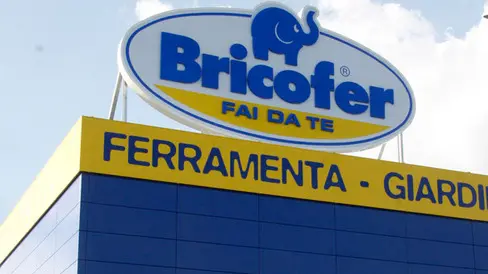 ALLEGRANZI SUSEGANA FURTO NEGOZIO BRICOFER riese pio x commemorazione 11 settembre conegliano ex fioreria susegana bricofer