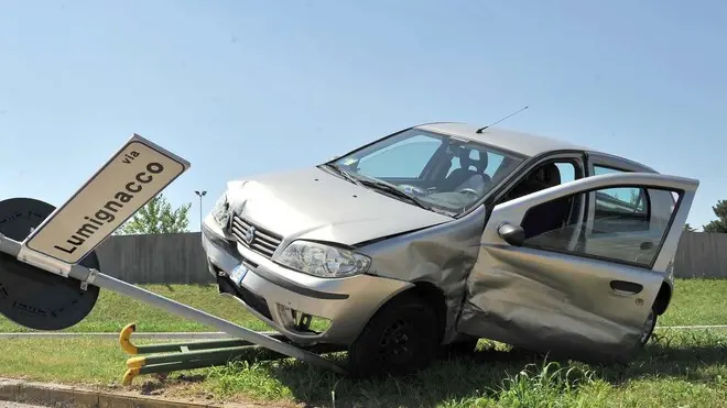 Udine 2 Agosto 2011. Incidente incrocio Via Lumignacco Via Selvuzzis. Telefoto Copyright Foto Petrussi / PFP