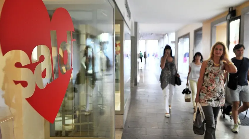 Udine 05 luglio 2014.Shopping e Saldi in Centro..Copyright Foto Petrussi / Ferraro Simone