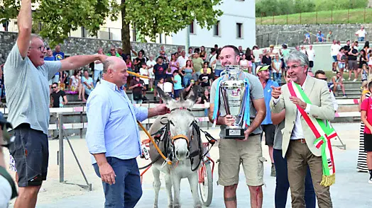 Il vincitore della corsa degli asini, Mambo (foto Petrussi)