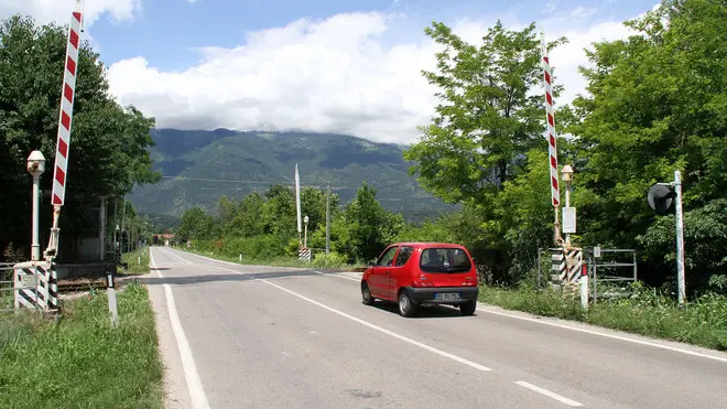 FOTO MISSINATO POLCENIGO VEDUTA PASSAGGIO A LIVELLO