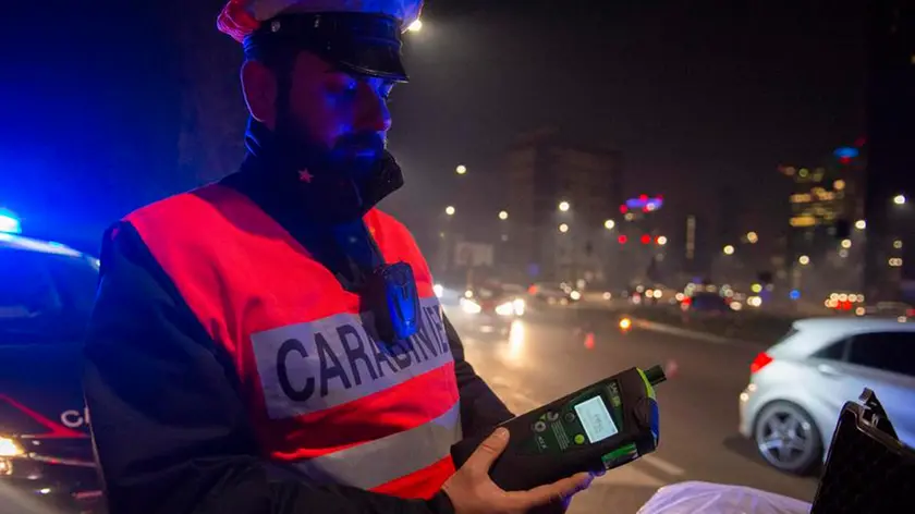 Controlli da parte dei carabinieri agli automobilisti (Foto d'archivio)