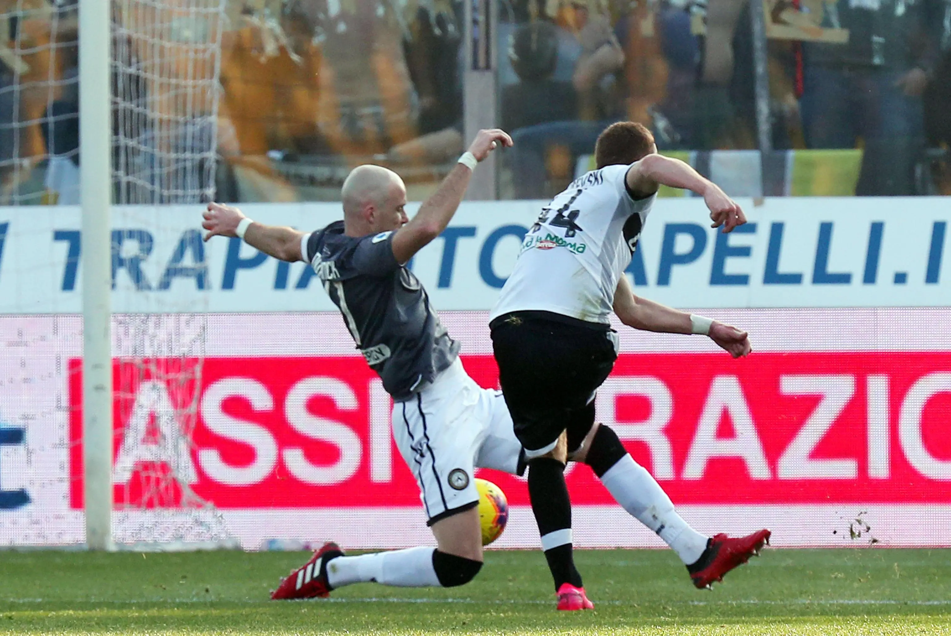 Parma's Dejan Kulusevski scores the goal during the Italian Serie A soccer match Parma Calcio vs Udinese Calcio at the Ennio Tardini stadium in Parma, Italy, 26 January 2020. ANSA/BARACCHI-CAMPANINI