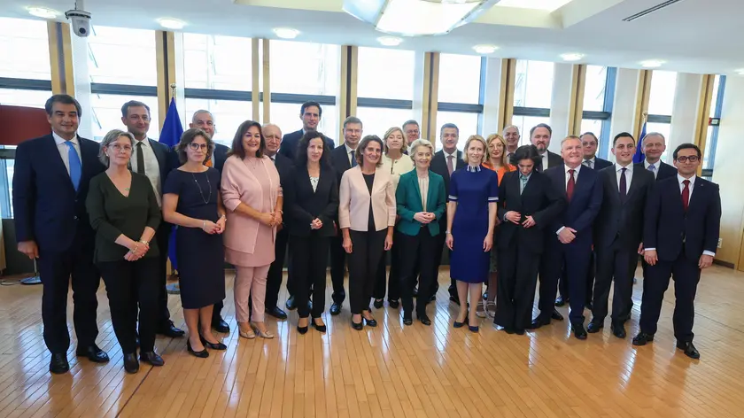 epa11611894 European Commission President Ursula Von der Leyen (C) poses with designated European Commissioners during their first meeting in Brussels, Belgium, 18 September 2024. The designated European Commissioners will now require approval from the European Parliament during the confirmation hearing process. EPA/OLIVIER HOSLET / POOL