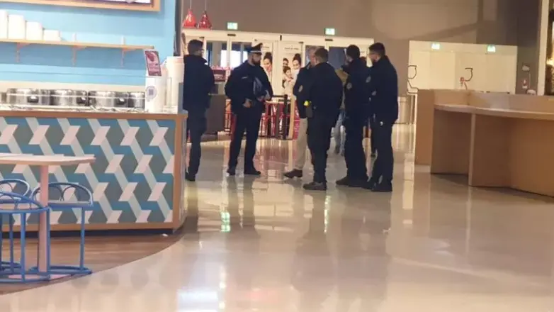 I carabinieri al Mc Donald's della Nave De Vero di Marghera, dove hanno cenato Giulia e Filippo