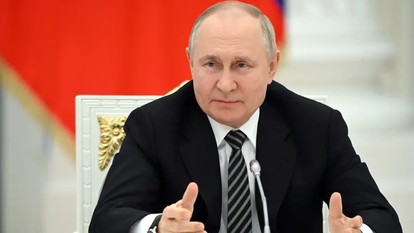 epa10939872 Russian President Vladimir Putin holds a meeting with heads of the main religious denominations of Russia in the Catherine Hall of the Moscow Kremlin, in Moscow, Russia, late 25 October 2023 (issued 26 October 2023). Vladimir Putin stated the need to stop the bloodshed in the Middle East and prevent the conflict from escalating. EPA/SERGEY GUNEEV/SPUTNIK/KREMLIN POOL MANDATORY CREDIT