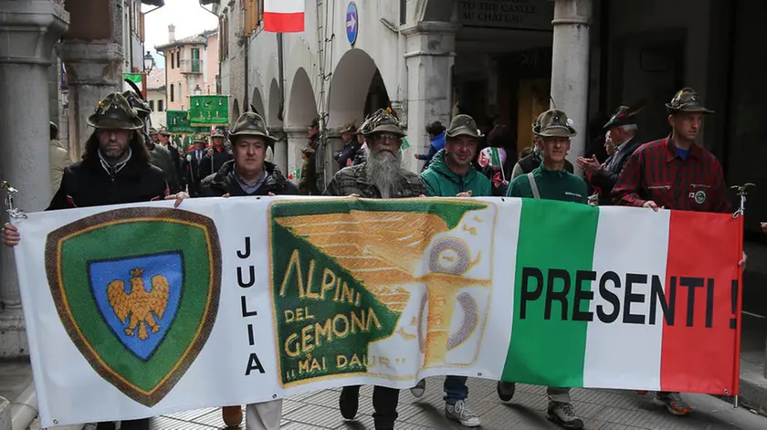 Gemona 2 Aprile 2017 sfilata e messa alpinoi Copyright Petrussi Foto Press Turco Massiimo