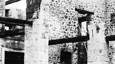 Cosa restava di una casa di Nimis distrutta dall'incendio del 1944