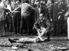 Piazza della Loggia a Brescia dopo l'attentato del 28 maggio 1974. ANSA