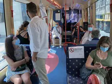 MARIAN -AGENZIA BIANCHI-PADOVA -GENTE IN TRAM E BUS