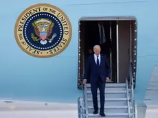 epa11480764 US President Joe Biden departs Air Force One at the Harry Reid International Airport in Las Vegas, Nevada, USA, 15 July 2024. Biden is scheduled to make several appearances at various campaign events in Las Vegas over the next few days. EPA/CAROLINE BREHMAN