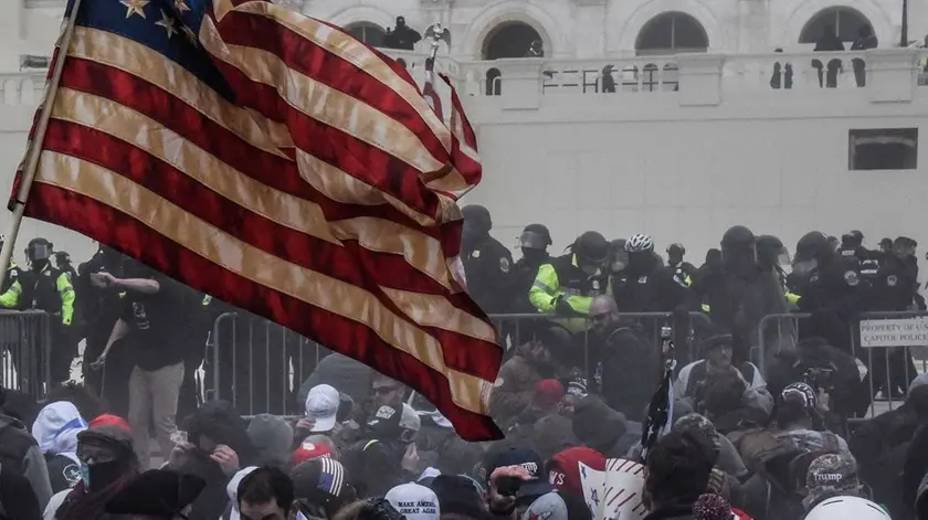 Supporters of U.S. President Donald Trump face off with police during a "Stop the Steal" protest outside of the Capitol building in Washington D.C. U.S. January 6, 2021. Picture taken January 6, 2021. REUTERS/Stephanie Keith