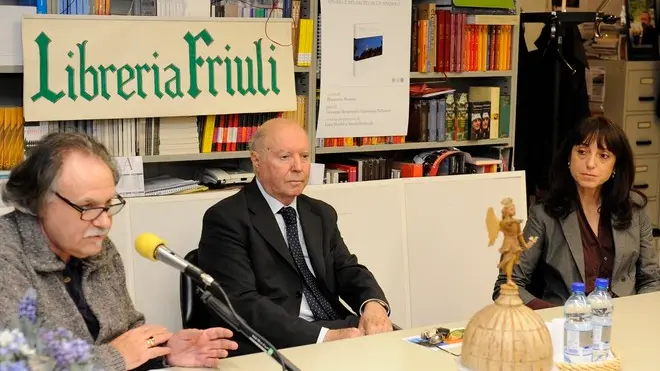 Udine 17 dicembre 2011. Presentazione Libro Udine La cittˆ dell'angelo, Libreria Friuli. Telefoto Copyright PFP/Serratore