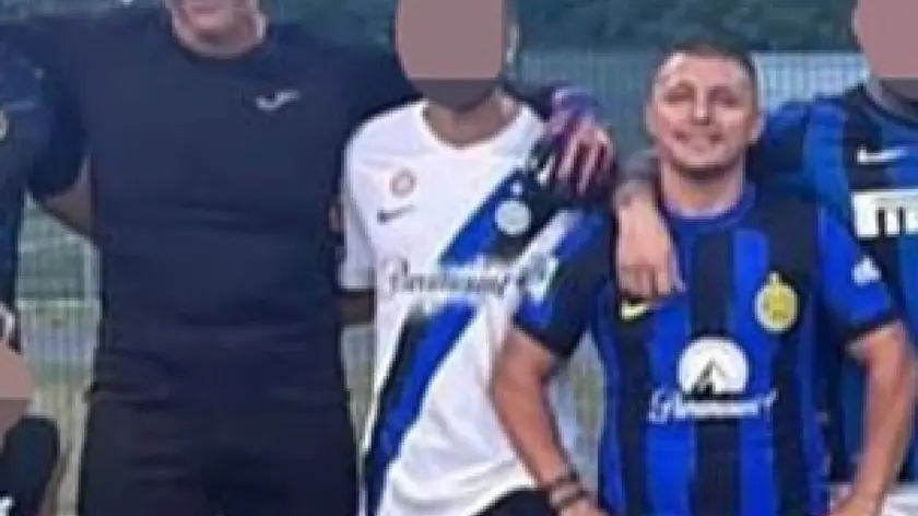 Antonio Bellocco (IV da S) ed Andrea Beretta (II da S) in una foto scattata durante una partita di calcetto. +++ INSTAGRAM +++ ATTENZIONE LA FOTO NON PUO' ESSERE RIPRODOTTA SENZA L'AUTORIZZAZIONE DELLA FONTE CUI SI RINVIA +++