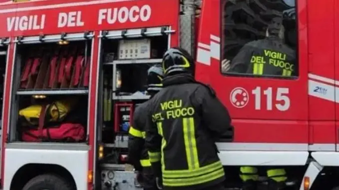 Il proprietario del terreno si è scagliato contro i pompieri
