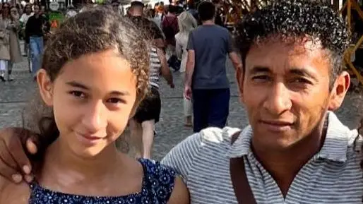 Elena Arizala Bobeva in una foto tratta da Facebook durante una gita in compagna del padre Salomon