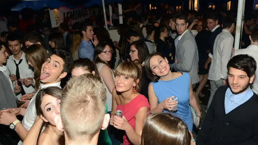 Un festa di maturità di qualche anno fa degli studenti udinesi