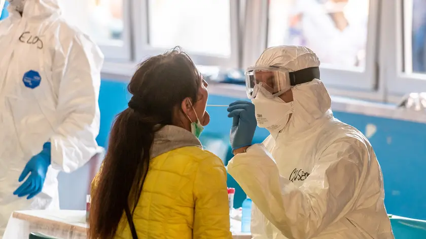 1 maggio 2020.Tamponatura agli abitanti di Vò Euganeo. Nella foto: il tampone.