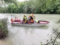 I soccorritori impegnati nelle ricerche sul fiume Natisone