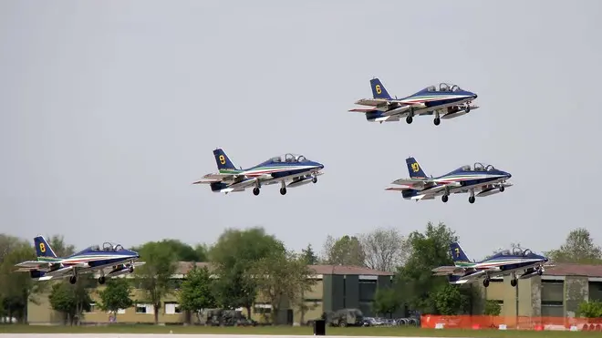 Codroipo 1 Maggio 2012. Esibizione Frecce Tricolori a Rivolto. Telefoto Copyright Petrussi Foto Press