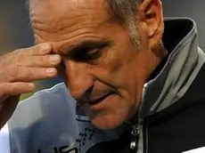 epa03842394 Udinese head coach Francesco Guidolin show his dejection after the UEFA Europa League play-off second leg match between FC Slovan Liberec and Udinese in Liberec, Czech Republic, 29 August 2013. EPA/SLAVEK RUTA