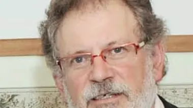 Sandro Della Mea (Consigliere regionale), Roberto Molinaro (Assessore regionale Cultura), Pierluigi Cappello (Poeta di Chiusaforte) con la medaglia della Regione, Renzo Tondo (Presidente Friuli Venezia Giulia) e Piero Colussi (Consigliere regionale). (Udine 22/09/10)