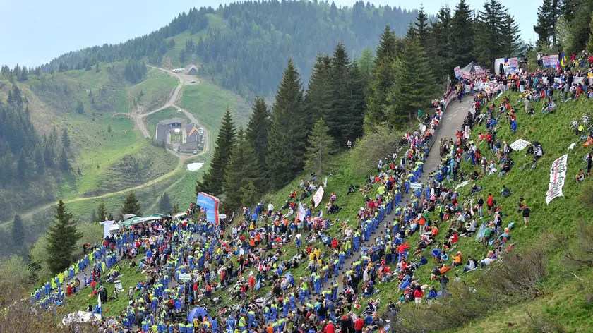 22/04/2011.14^ tappa del Giro D'Italia. Arrivo sullo Zoncolan..Copyright telefoto Ferraro PFP Photo Agency