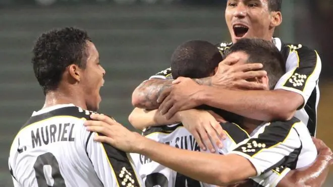 Brazilian defender of Udinese, Gabriel Silva, celebrated by his teammates after scoring the goal during the Uefa Europa League play-off first leg soccer match Udinese Calcio vs FC Slovan Liberec at Nereo Rocco stadium in Trieste, Italy, 22 August 2013. ANSA/ANDREA LASORTE