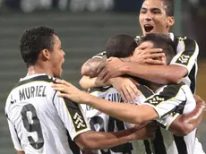 Brazilian defender of Udinese, Gabriel Silva, celebrated by his teammates after scoring the goal during the Uefa Europa League play-off first leg soccer match Udinese Calcio vs FC Slovan Liberec at Nereo Rocco stadium in Trieste, Italy, 22 August 2013. ANSA/ANDREA LASORTE