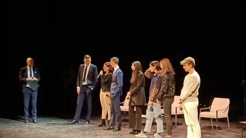 Il gruppo del MvScuola sul palco di Alig