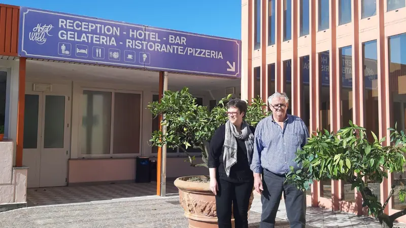 Luisella e Ottone Goi, gestori dell’hotel e ristorante “Willy”, a Gemona