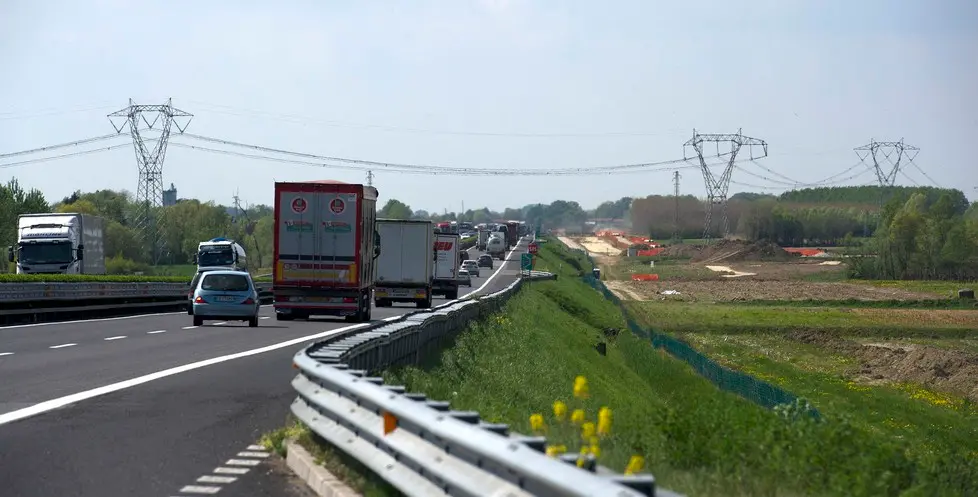 06 aprile 2017 Autovie Venete, A4 lavori per la 3° corsia, nuovo ponte sul Tagliamento e cantieri vari. Copyright Foto Petrussi / Ferraro Simone