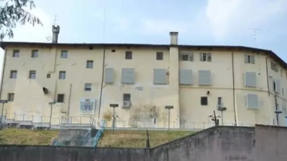 Sale la tensione nel carcere di Pordenone