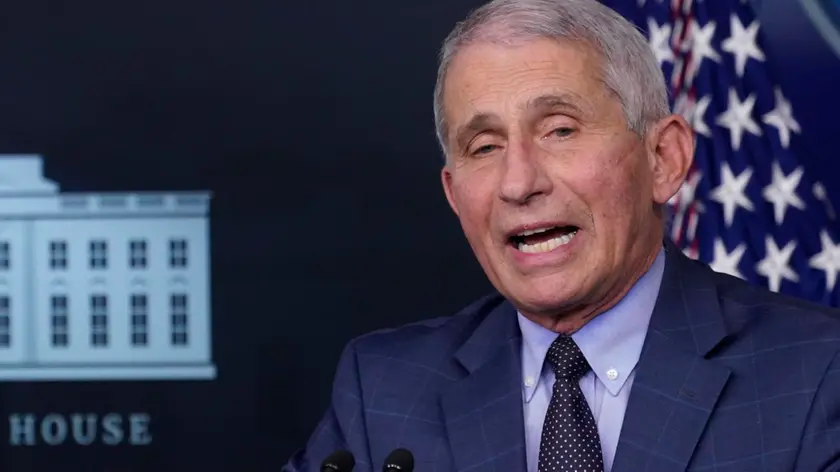 epa08830033 Dr. Anthony Fauci, Director of the National Institute of Allergy and Infectious Diseases at the National Institutes of Health participates in a briefing with members of the White House Coronavirus Task Force at the White House in Washington, DC, USA, 19 November 2020. EPA/Chris Kleponis / POOL