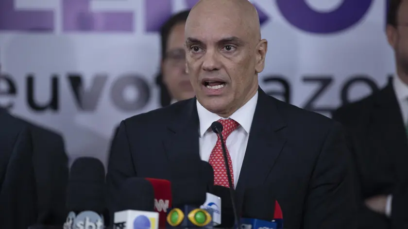 epa10186277 Brazilian President of the Superior Electoral Court Alexandre de Moraes during a press conference in simulation of the Superior Electoral Court for the presidential elections in Brasillia, Brazil, 15 September 2022. The complete procedure will be carried out with the participation of voluntary voters in the 02 October elections. EPA/Joedson Alves