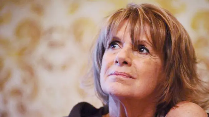 Lella Costa, all'anagrafe Gabriella Costa: attrice, comica, cabarettista, drammaturga, scrittrice, umorista e doppiatrice