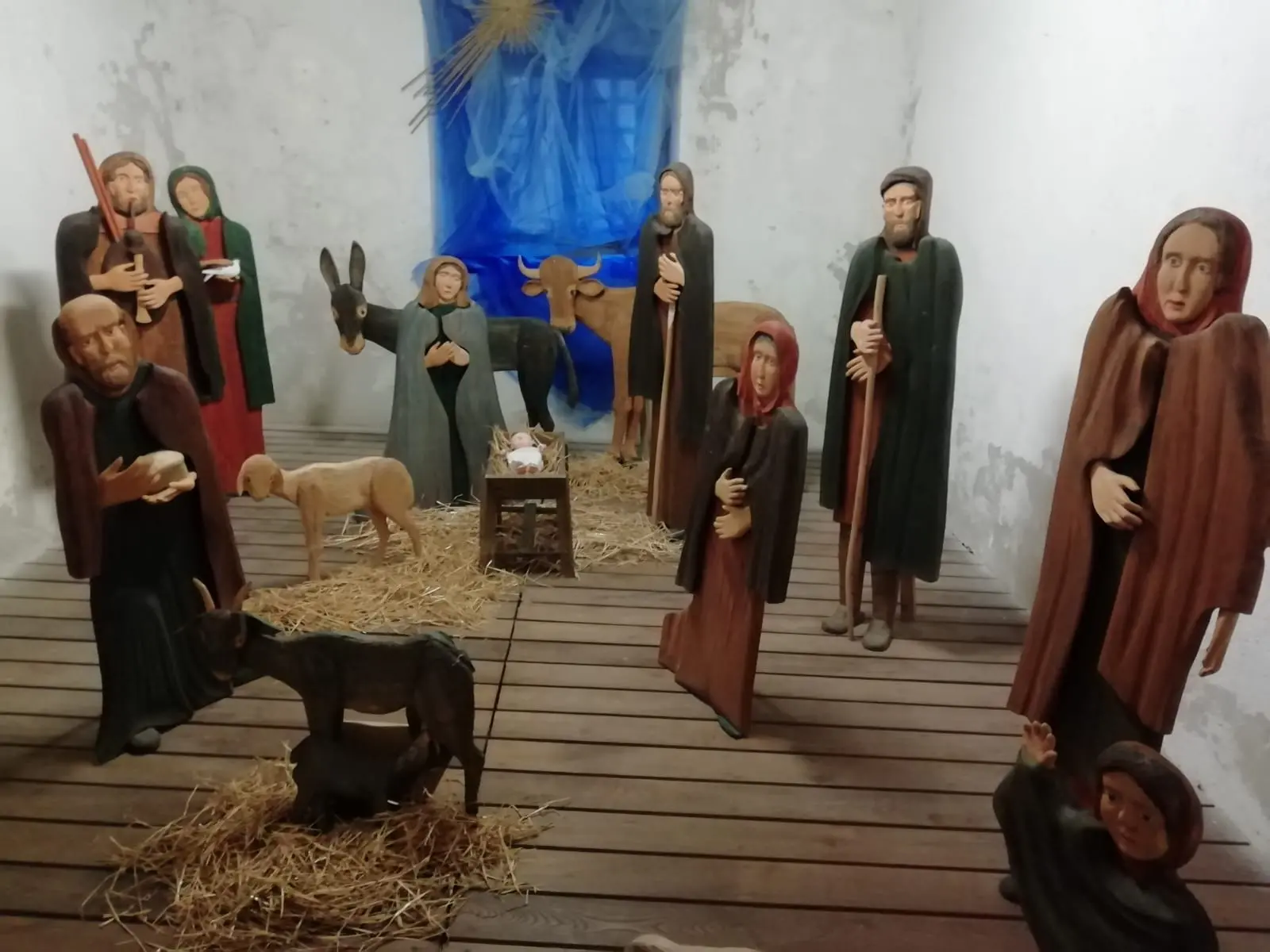 Entra nel vivo la nona edizione il Concorso artistico fotograﬁco “I Presepi del Friuli Venezia Giulia", promosso da Messaggero Veneto e Comitato del Friuli Venezia Giulia dell'Unione Nazionale delle Pro Loco d'Italia. Tema di questa edizione “ll Presepe segno di pace: alla scoperta delle Natività locali del Friuli Venezia Giulia” e sono già oltre 100 le foto inviate, delle quali vi presentiamo qui in photogallery una selezione. Si può ancora partecipare visto che fino al 6 gennaio 2023 a mezzanotte si potranno inviare gratuitamente i propri scatti fotografici, sia di presepi pubblici che privati purché allestiti sul territorio regionale, all'email presepifvg@gmail.com.