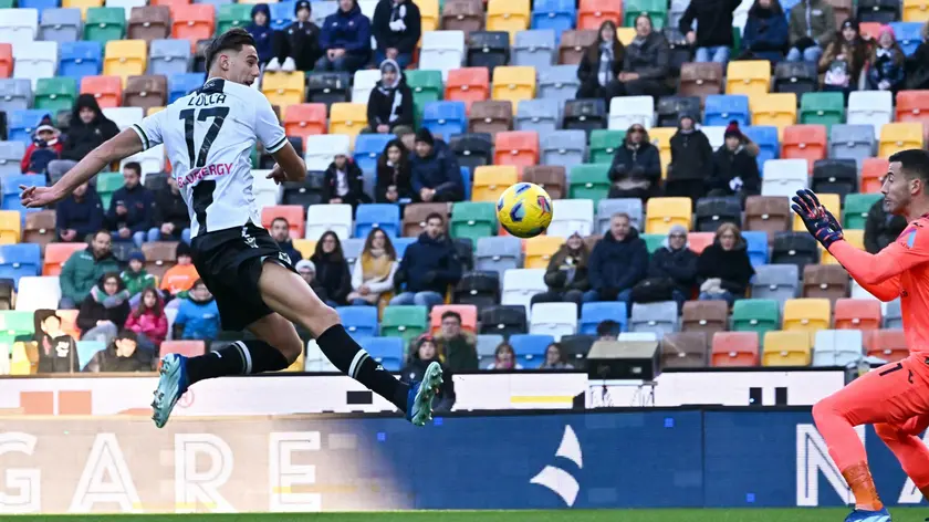 Il primo dei due gol di Lucca contro il Verona, una doppietta che non è bastata per i 3 punti