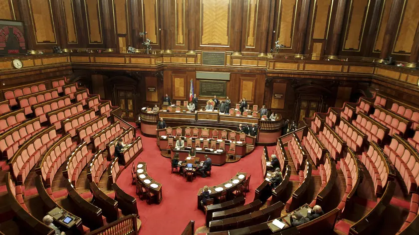 Aula del Senato vuota mentre si incardina il testo della manovra economica, Roma, 17 agosto 2011. ANSA/CLAUDIO PERI