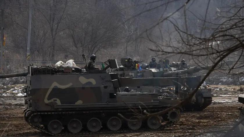 epa11119178 South Korean soldiers in tanks take part in a regular military exercise, at the Mugunri training field in Paju, Gyeonggi-do, South Korea,, 02 February 2024. According to South Korea's Joint Chiefs of Staff (JCS), North Korea launched Cruise Missile into the Yellow Sea on 02 February. EPA/JEON HEON-KYUN