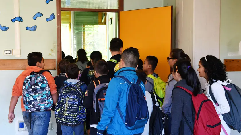 Professori e alunni a scuola per l'inizio dell'anno scolastico 2017/2018, Torino, 11 settembre 2017 ANSA/ALESSANDRO DI MARCO