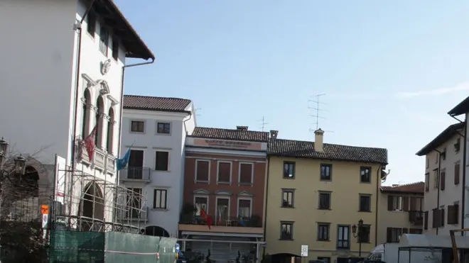 ANTEPRIMA San daniele 19-12-2008 piazza duomo zona accoltellamento